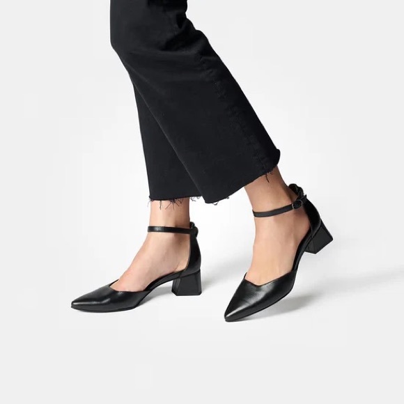 Paul Green Shoes - Paul Green Willa Pump in Black Softnappa Leather Size 6